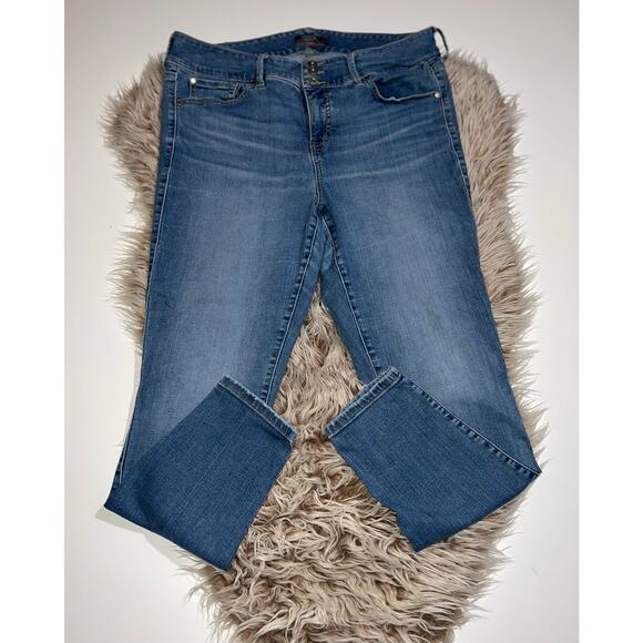 Torrid women’s super soft blue jeans jegging - Picture 16 of 16